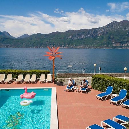 Hotel Caribe - Garda Lake Collection Бренцоне-суль-Гарда Экстерьер фото