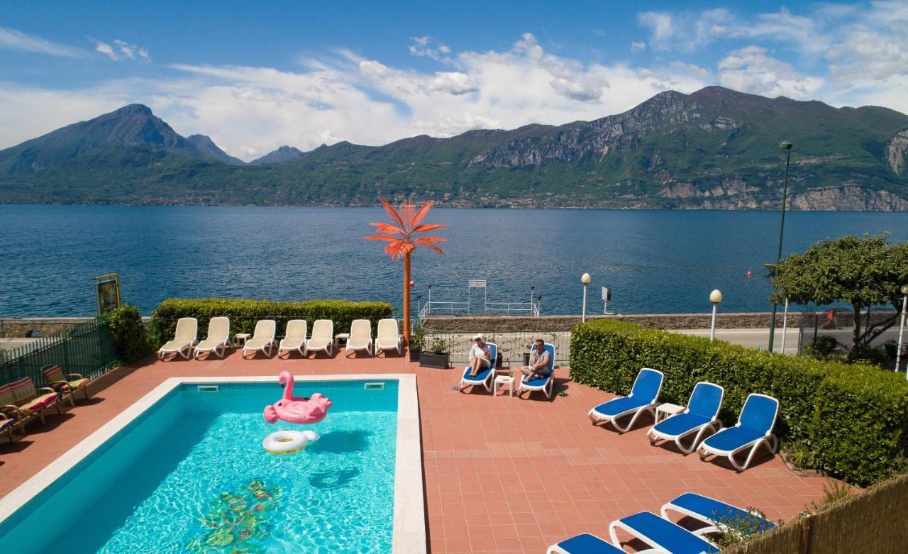 Hotel Caribe - Garda Lake Collection Бренцоне-суль-Гарда Экстерьер фото