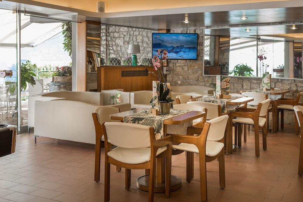 Hotel Caribe - Garda Lake Collection Бренцоне-суль-Гарда Экстерьер фото