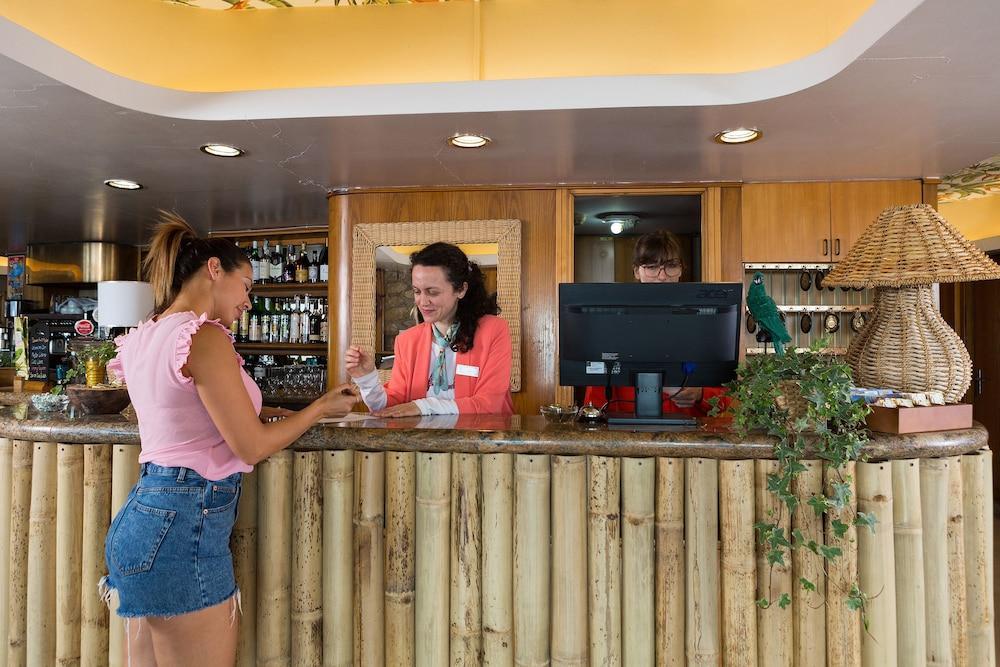 Hotel Caribe - Garda Lake Collection Бренцоне-суль-Гарда Экстерьер фото