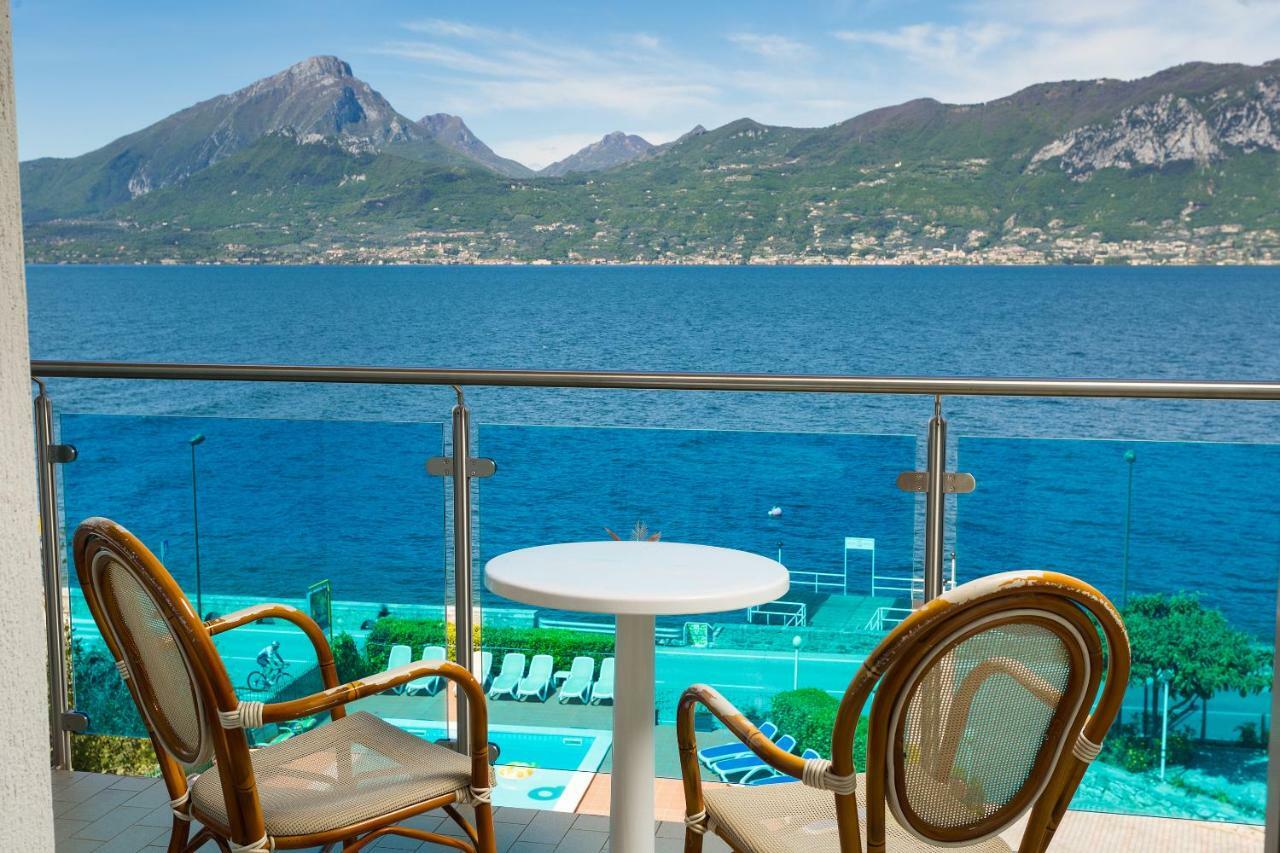 Hotel Caribe - Garda Lake Collection Бренцоне-суль-Гарда Экстерьер фото