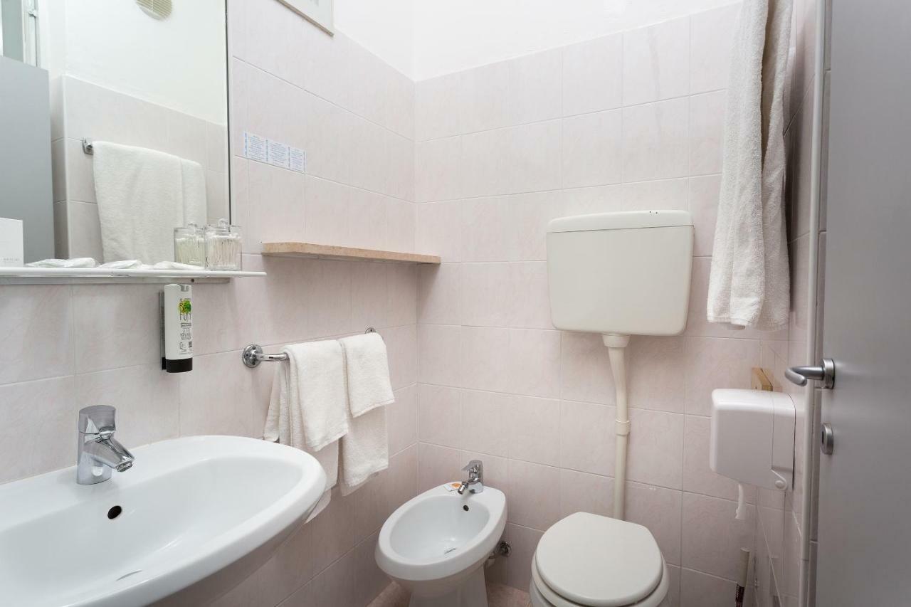 Hotel Caribe - Garda Lake Collection Бренцоне-суль-Гарда Экстерьер фото