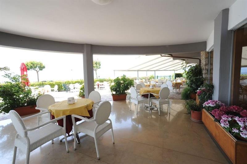 Hotel Caribe - Garda Lake Collection Бренцоне-суль-Гарда Экстерьер фото