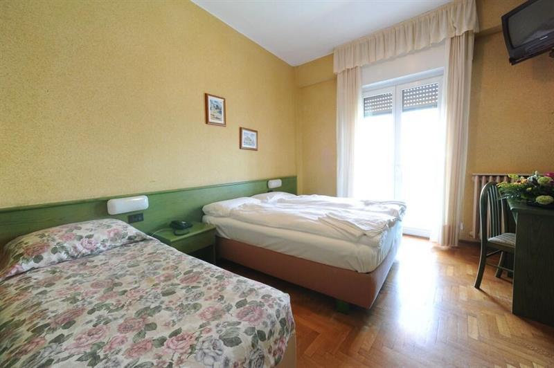 Hotel Caribe - Garda Lake Collection Бренцоне-суль-Гарда Экстерьер фото